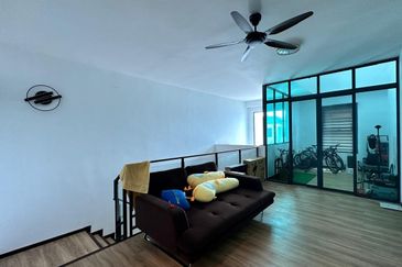 Sierra, Bukit Banyan