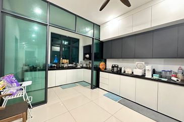 Sierra, Bukit Banyan