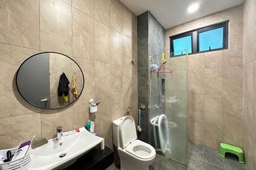 Sierra, Bukit Banyan