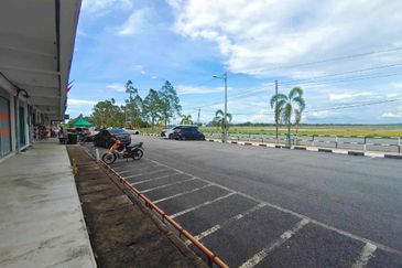 Kompleks Perniagaan Setanjung Jaya