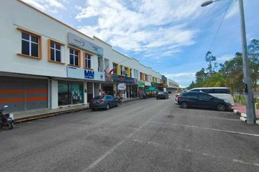 Kompleks Perniagaan Setanjung Jaya