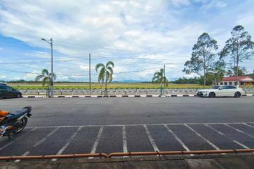 Kompleks Perniagaan Setanjung Jaya