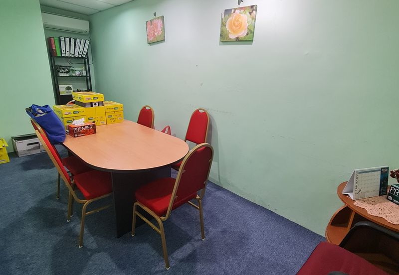 Oakland Commercial Centre