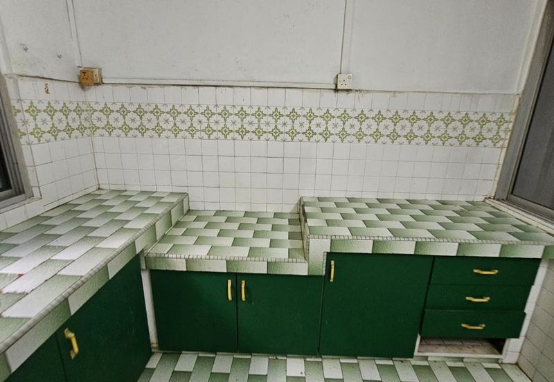 Spacious 2 Storey Terrace House at Jalan Senangin, Bangsar For Rent