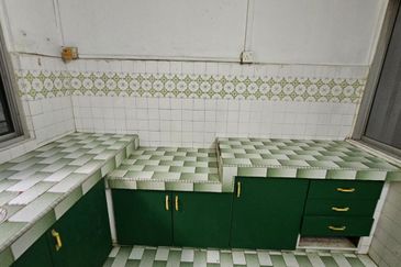 Spacious 2 Storey Terrace House at Jalan Senangin, Bangsar For Rent