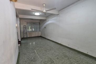 Spacious 2 Storey Terrace House at Jalan Senangin, Bangsar For Rent