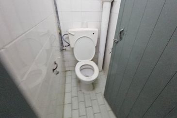 Spacious 2 Storey Terrace House at Jalan Senangin, Bangsar For Rent