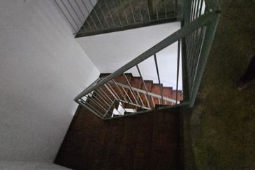 Spacious 2 Storey Terrace House at Jalan Senangin, Bangsar For Rent