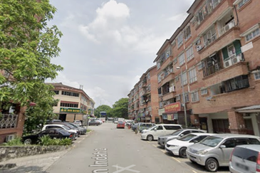 Red Ruby 2 Shoplot – High Visibility, Ideal for Business.