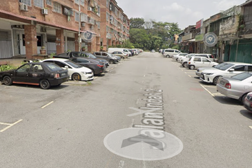 Red Ruby 2 Shoplot – High Visibility, Ideal for Business.