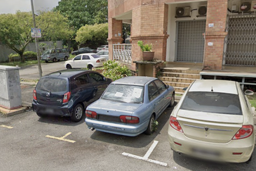 Red Ruby 2 Shoplot – High Visibility, Ideal for Business.