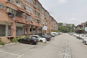 Red Ruby 2 Shoplot – High Visibility, Ideal for Business.