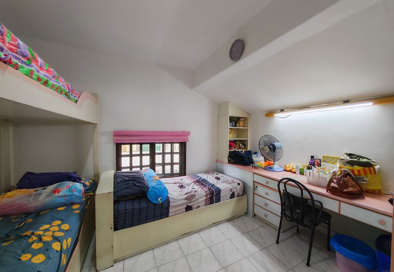 SL 8, Bandar Sungai Long