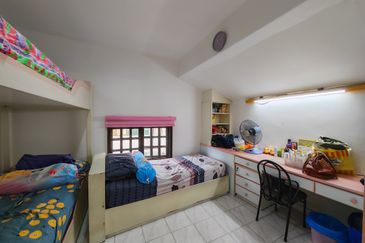 SL 8, Bandar Sungai Long