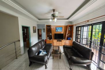 SL 8, Bandar Sungai Long