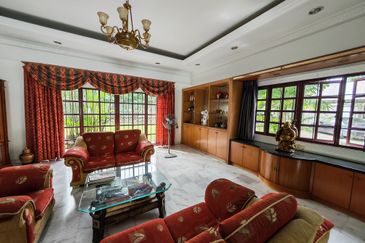 SL 8, Bandar Sungai Long