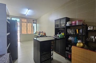 D'Premier @ Bandar Damai Perdana