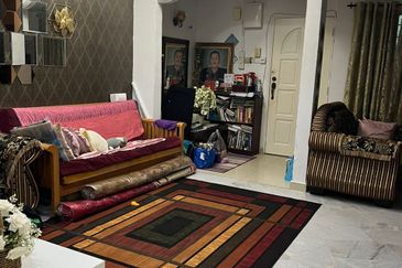 Jalan Suasana, Bandar Tun Hussein Onn