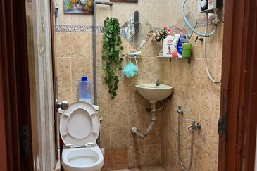 Jalan Suasana, Bandar Tun Hussein Onn