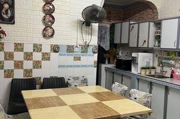 Jalan Suasana, Bandar Tun Hussein Onn