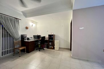 Bandar Tun Hussein Onn