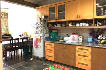 Jalan Suasana, Bandar Tun Hussein Onn