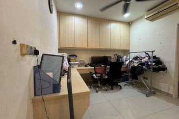 Bandar Tun Hussein Onn