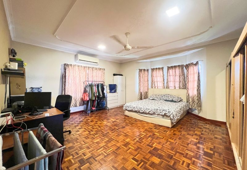 Bandar Tun Hussein Onn