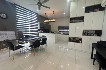 Twin Palm, Bandar Sungai Long   