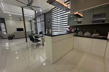 Twin Palm, Bandar Sungai Long   