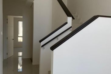 The Maisons, Perdana Lakeview East