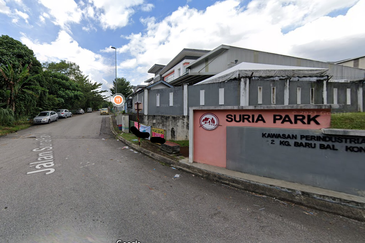 suria park kpb balakong industrial park ,taming jaya , cheras jaya , balakong jaya 3sty semi-d Factory bu 7000sf , 150amp 