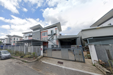 suria park kpb balakong industrial park ,taming jaya , cheras jaya , balakong jaya 3sty semi-d Factory bu 7000sf , 150amp 