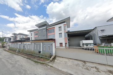 suria park kpb balakong industrial park ,taming jaya , cheras jaya , balakong jaya 3sty semi-d Factory bu 7000sf , 150amp 