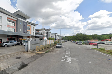 suria park kpb balakong industrial park ,taming jaya , cheras jaya , balakong jaya 3sty semi-d Factory bu 7000sf , 150amp 