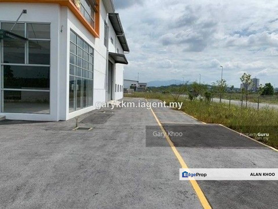 Saujana Teknologi rawang 1.5sty semi-d Factory bu 6750 sf la 12000sf tnb 200 amp , Selangor, Rawang