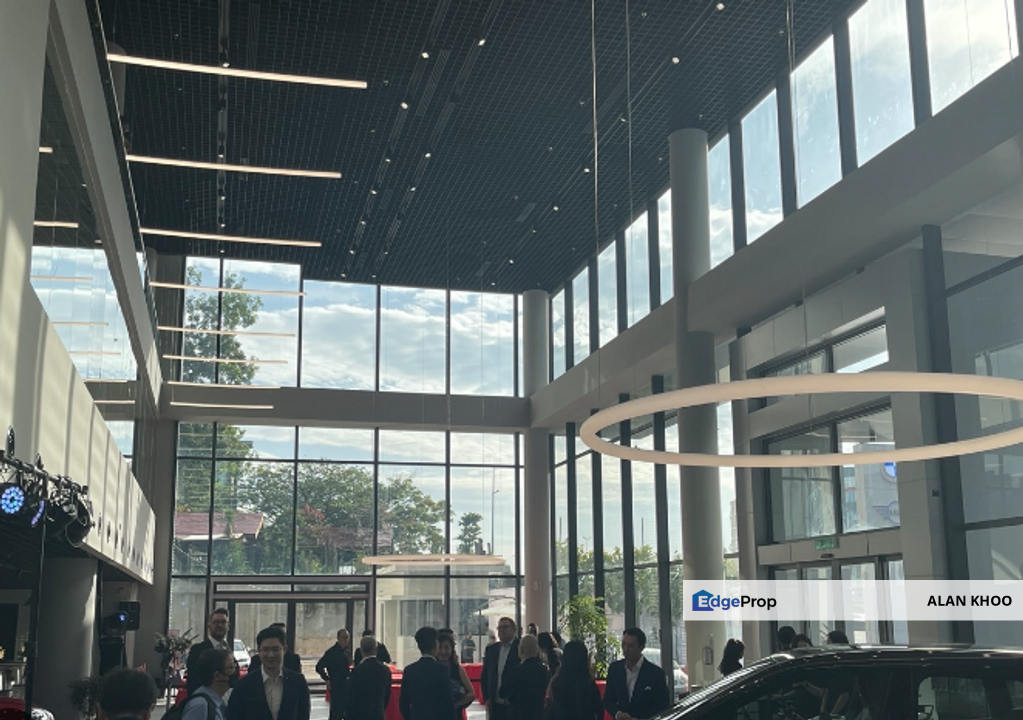 Chan Sow Lin Sungai Besi Showroom Building Facing Highway 2 Acre Land , Kuala Lumpur, Cheras