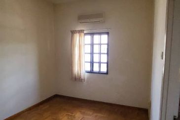 Persiaran Sungai Long 8