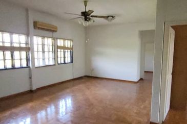 Persiaran Sungai Long 8