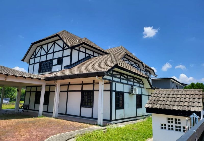 Persiaran Sungai Long 8