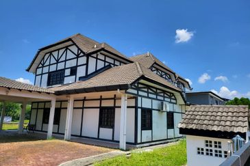 Persiaran Sungai Long 8