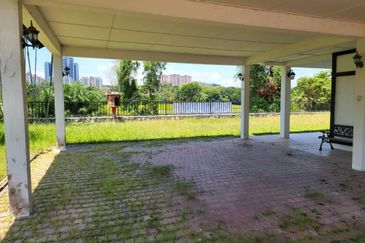 Persiaran Sungai Long 8