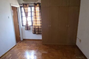 Persiaran Sungai Long 8