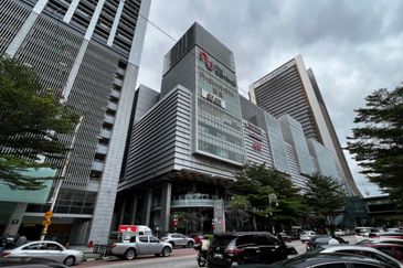 5 Storey Hotel Nu Sentral Mall Walking Distand to KL Sentral , KLCC