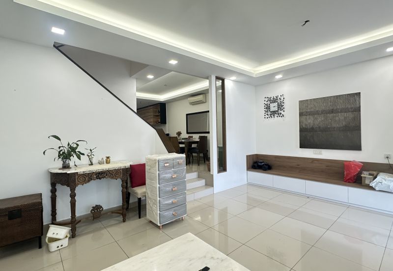 SL 9, Bandar Sungai Long