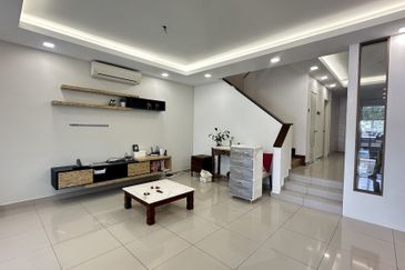 SL 9, Bandar Sungai Long