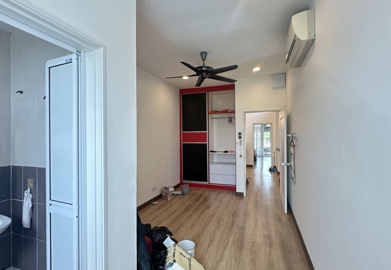 SL 9, Bandar Sungai Long