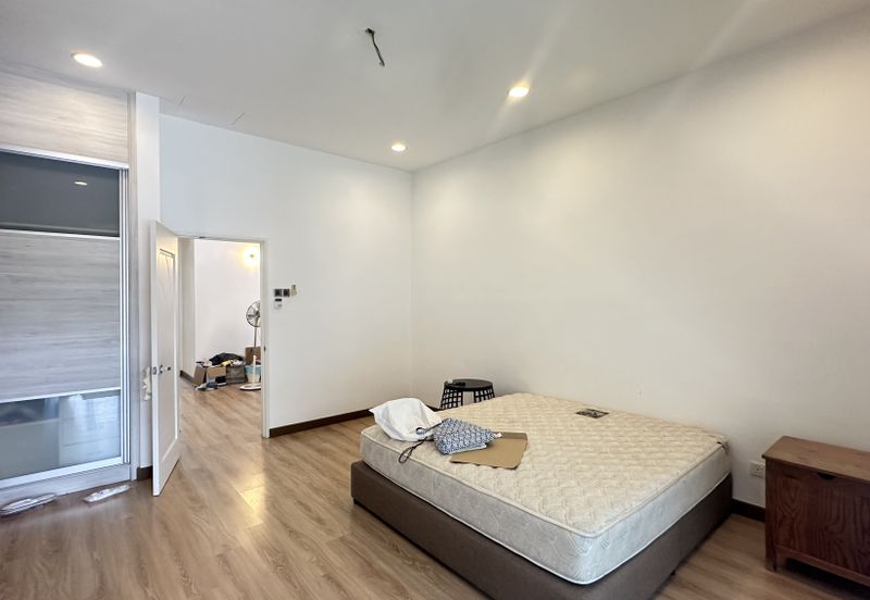 SL 9, Bandar Sungai Long