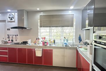 SL 9, Bandar Sungai Long