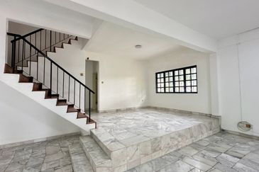 SL 4, Bandar Sungai Long